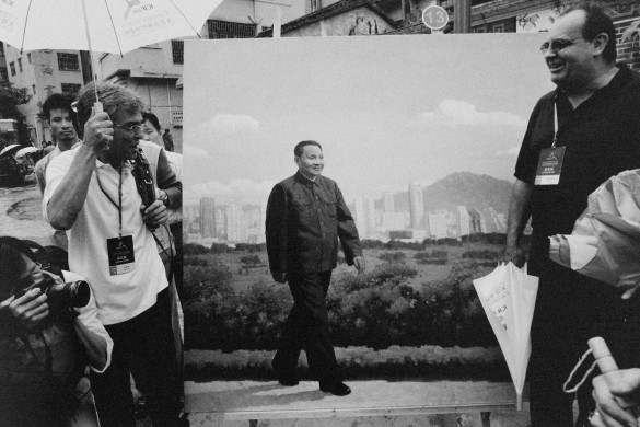 Deng Xiaoping under the brush of a painter from Dafen Village. 2005 © Yu Haibo