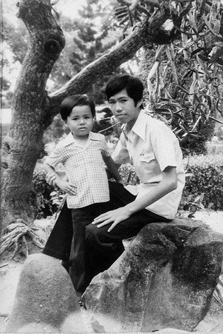 Sai gon, 1981 - My eldest brother took me to the Saigon Zoo ( Thao Cam Vien).